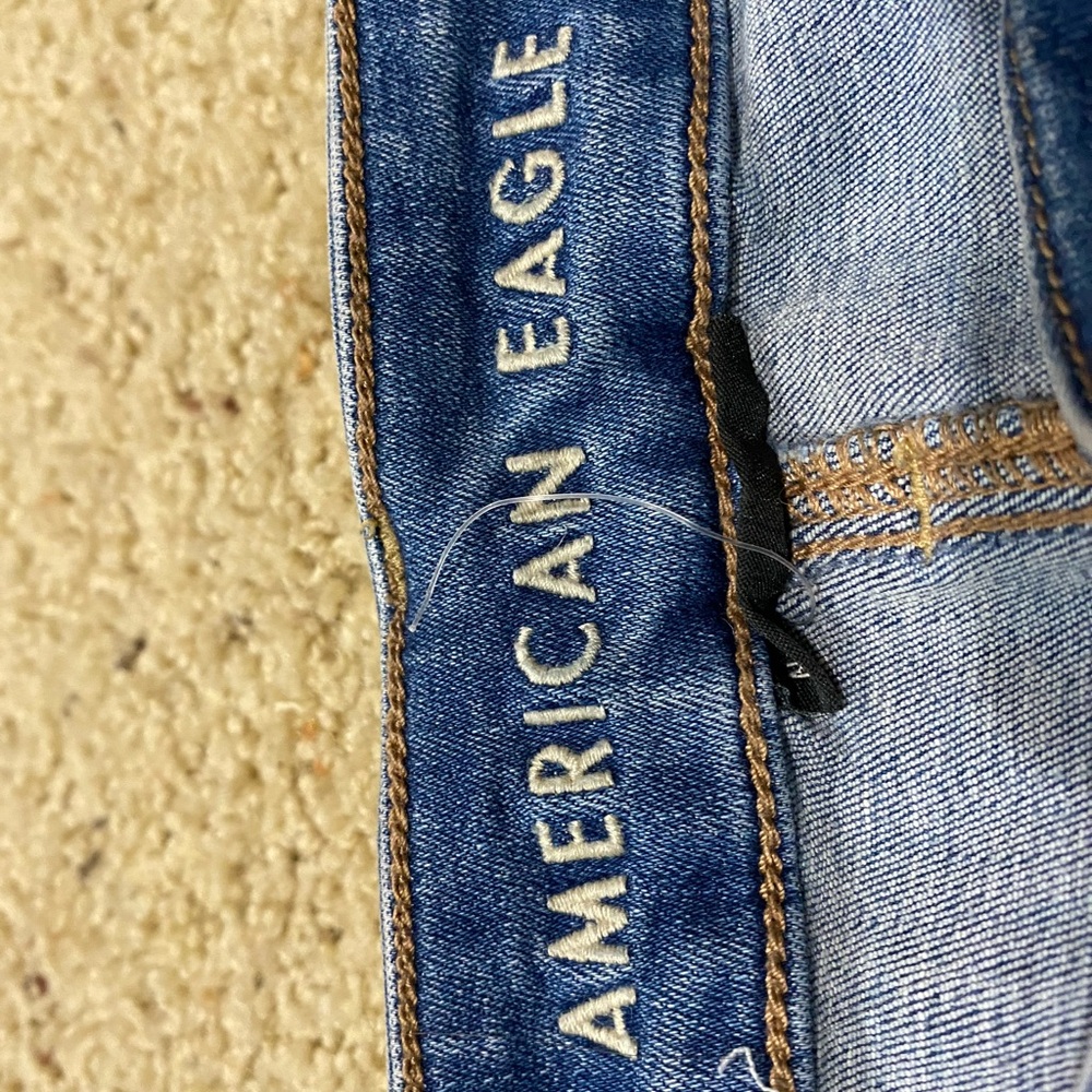 American Eagle Women's Denim Shorts, Size 8, Blue Hi-Rise Shortie - Picture 3 of 6